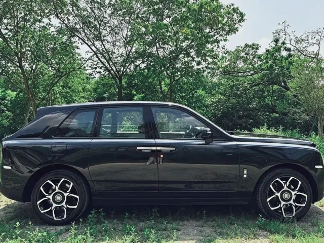 Rolls-Royce Cullinan — Фото автомобиля 3