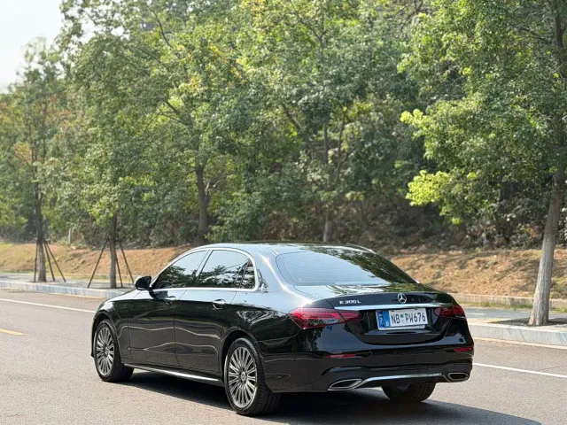 Mercedes-Benz E-Class — Фото автомобиля 13