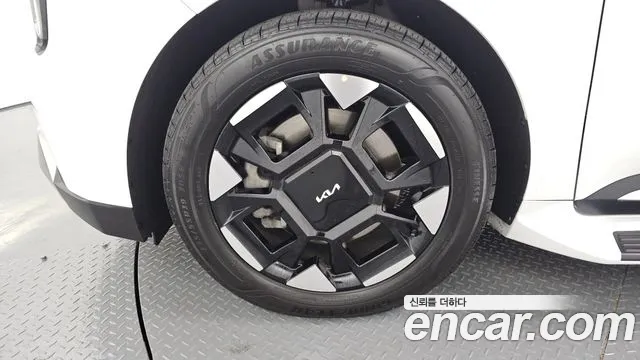 Kia Canival — Фото автомобиля 5