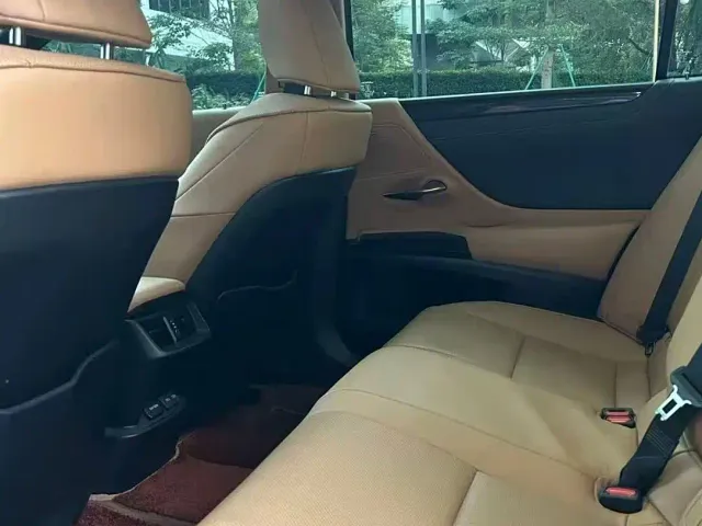 Lexus ES — Фото автомобиля 6