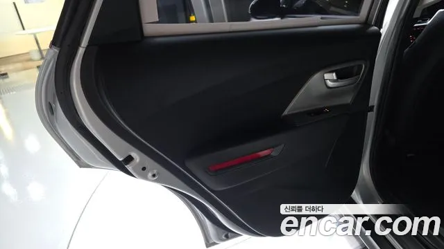 Kia Niro — Фото автомобиля 24