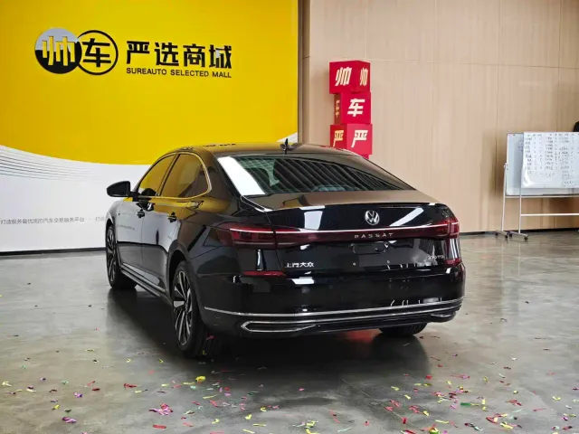 Volkswagen Passat — Фото автомобиля 4