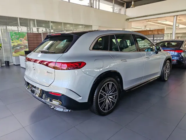 Mercedes-Benz EQS SUV — Фото автомобиля 4