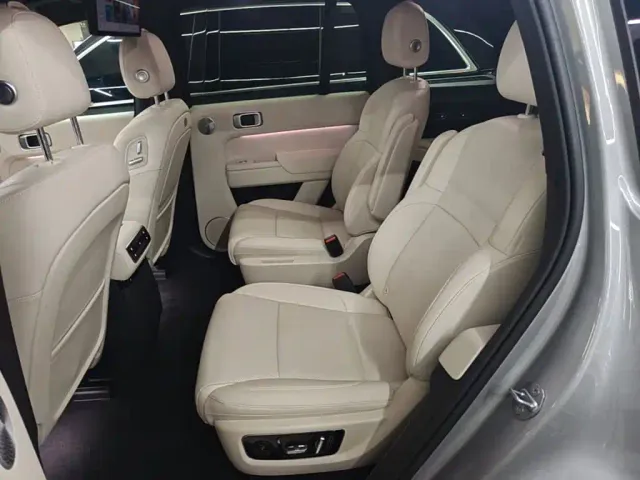 Li Auto L8 — Фото автомобиля 16