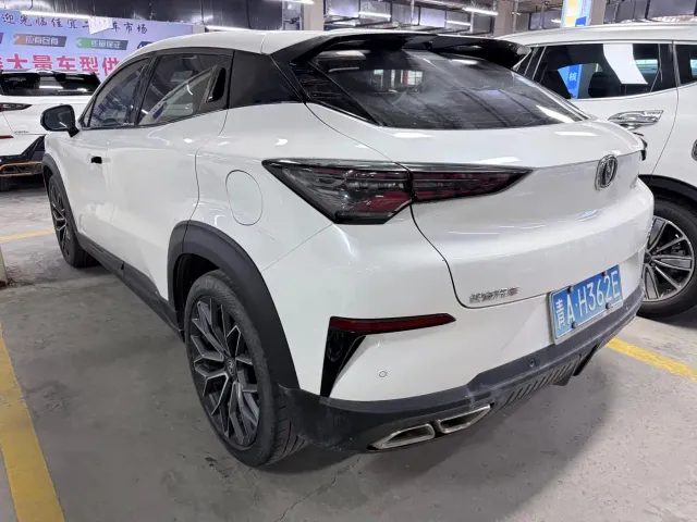 Changan UNI-T — Фото автомобиля 16