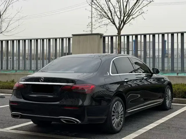 Mercedes-Benz E-Class — Фото автомобиля 9