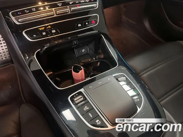 Mercedes-Benz E-Class — Фото автомобиля 9