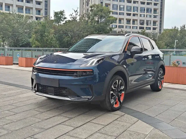 Фотография автомобиля — Lynk & Co 06