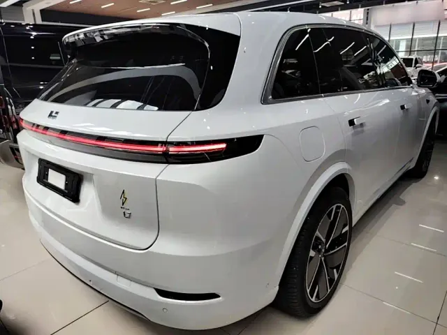 Li Auto L7 — Фото автомобиля 6