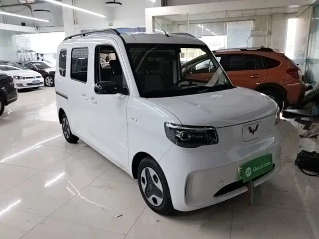 Wuling Zhiguang NEV — Фото автомобиля 3