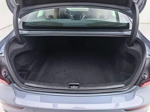 Volvo S60 — Фото автомобиля 24