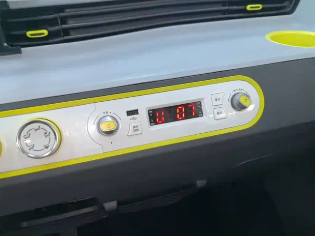 Wuling Hongguang Mini EV — Фото автомобиля 12