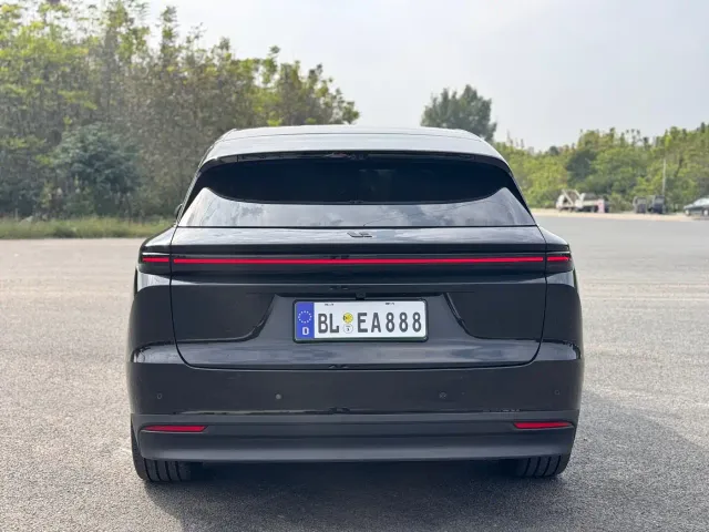 Li Auto i6 — Фото автомобиля 5