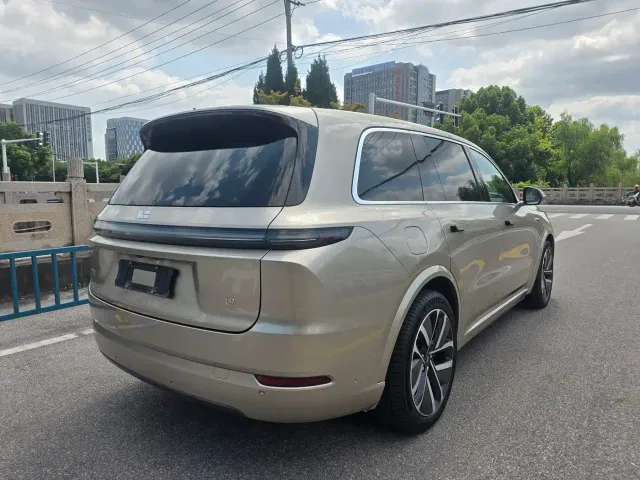 Li Auto L9 — Фото автомобиля 5