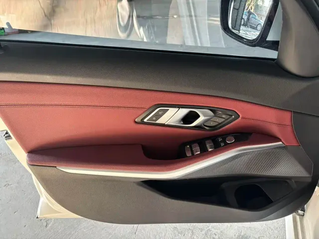 BMW 3 Series — Фото автомобиля 10