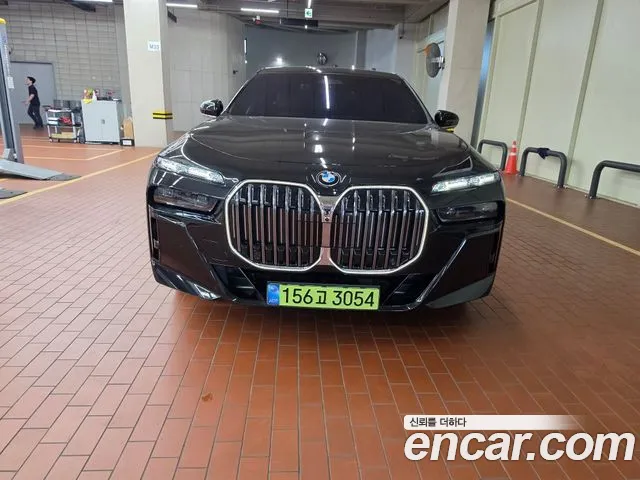 BMW 7 Series G70 — Фото автомобиля 3