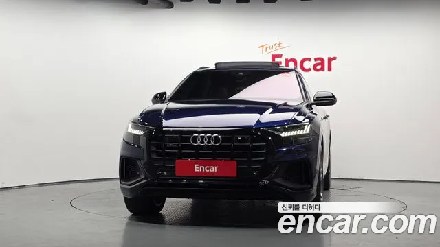 Audi Q8 55 TFSI quattro Premium — Фото автомобиля 3