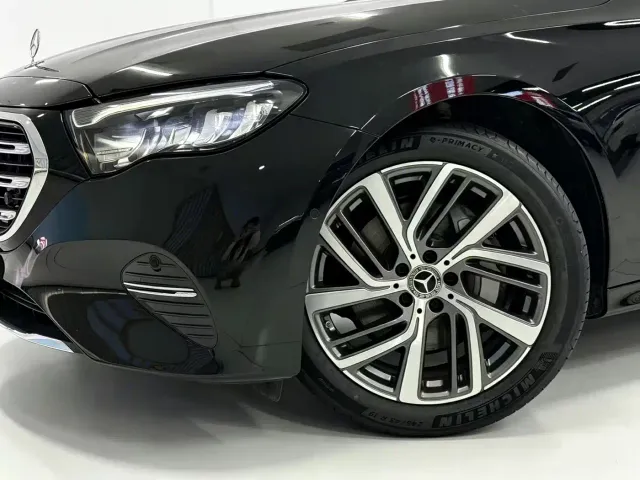 Mercedes-Benz E-Class — Фото автомобиля 7