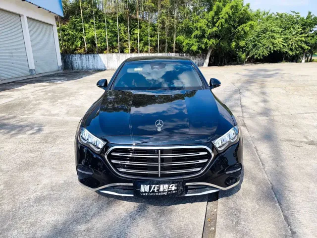 Mercedes-Benz E-Class — Фото автомобиля 2