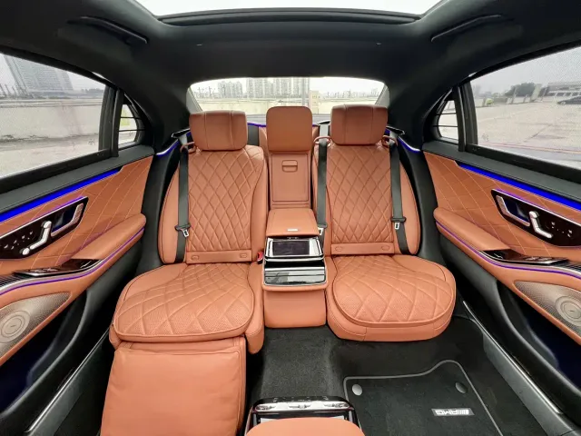 Mercedes-Benz S-Class — Фото автомобиля 10