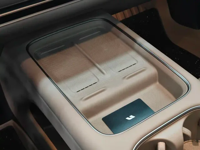Li Auto i6 — Фото автомобиля 9