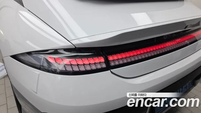 Hyundai Ioniq 6 — Фото автомобиля 8