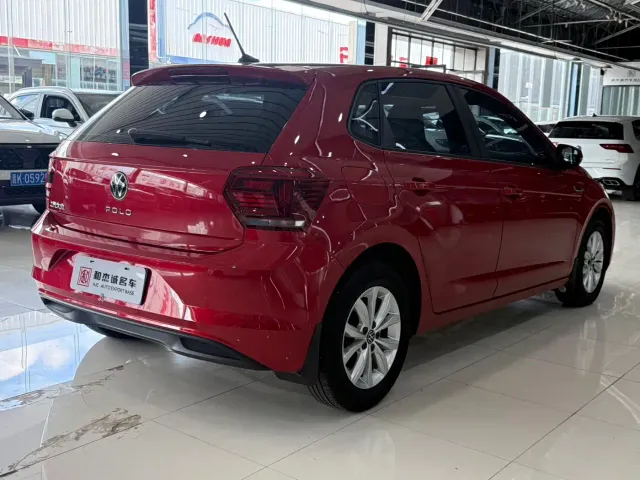 Volkswagen Polo — Фото автомобиля 6