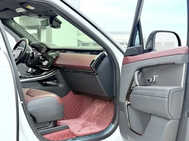 Land Rover Range Rover Sport — Фото автомобиля 7