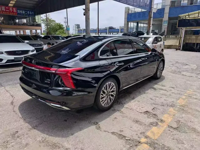 Hongqi H5 — Фото автомобиля 9