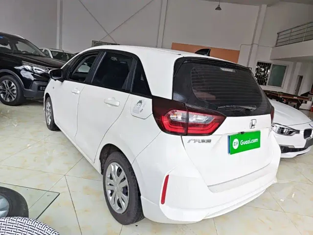 Honda Fit — Фото автомобиля 4