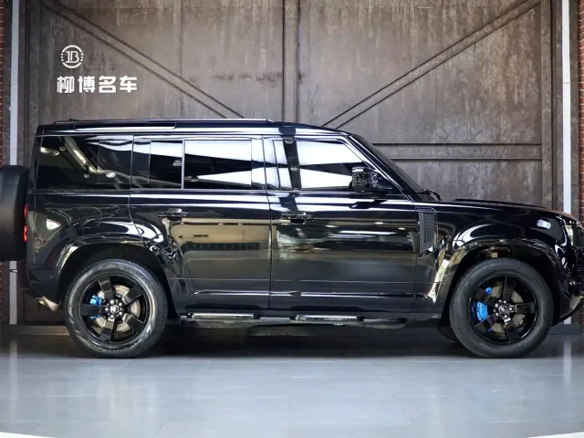 Land Rover Defender — Фото автомобиля 4