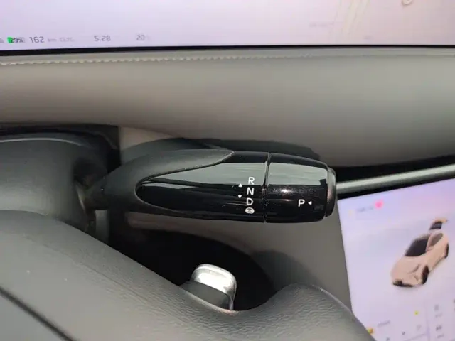 IM Motors LS6 — Фото автомобиля 13
