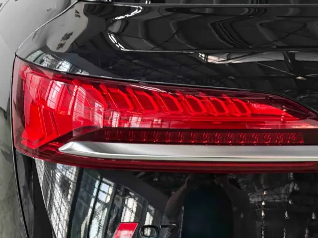 Audi Q7 — Фото автомобиля 11