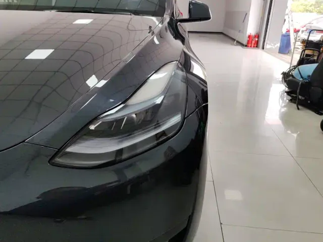 Tesla Model Y — Фото автомобиля 5