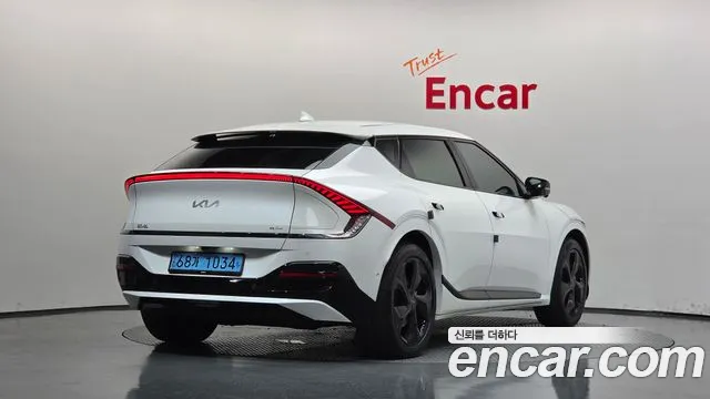 Kia EV6 — Фото автомобиля 2