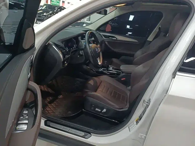 BMW iX3 — Фото автомобиля 14