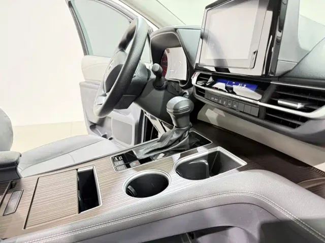 Toyota Granvia — Фото автомобиля 21