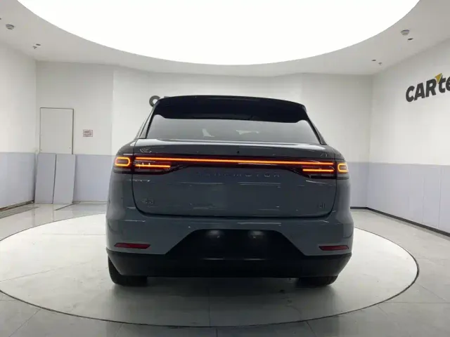 Leapmotor C11 — Фото автомобиля 6