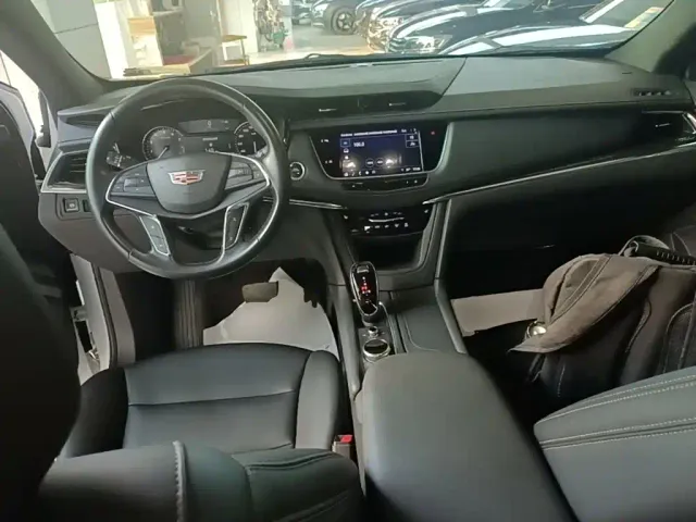 Cadillac XT5 — Фото автомобиля 9