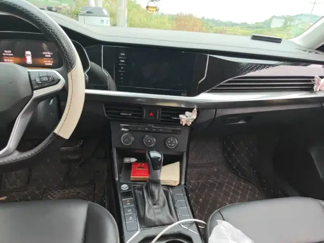 Volkswagen Passat — Фото автомобиля 12