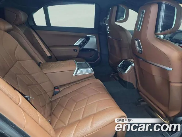 BMW 7 Series — Фото автомобиля 12