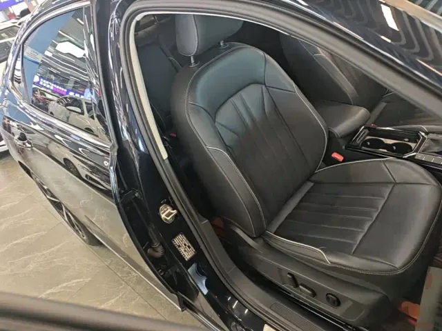 Volkswagen Passat — Фото автомобиля 24
