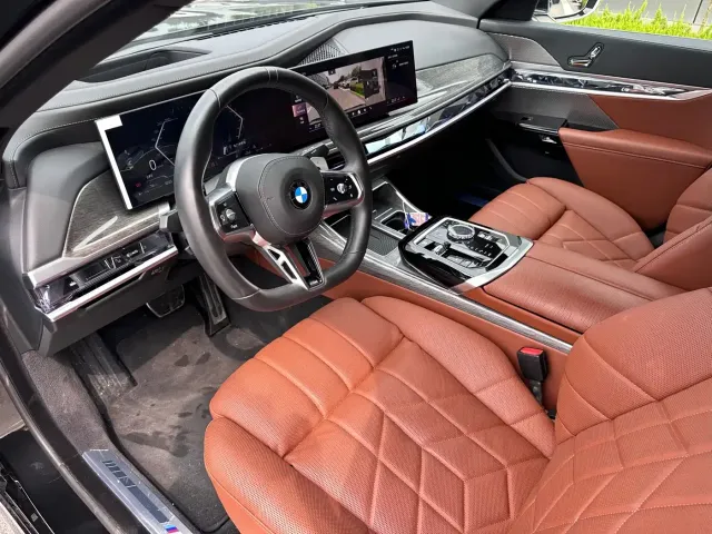 BMW 7 Series — Фото автомобиля 7