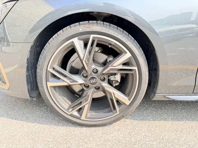 Audi A4L — Фото автомобиля 4