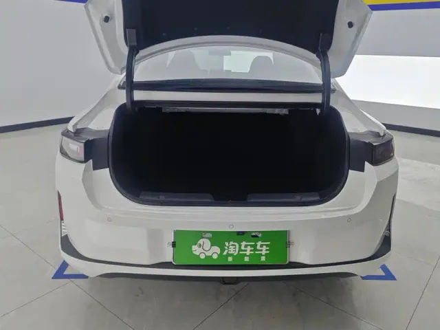 Changan Qiyuan A05 — Фото автомобиля 4