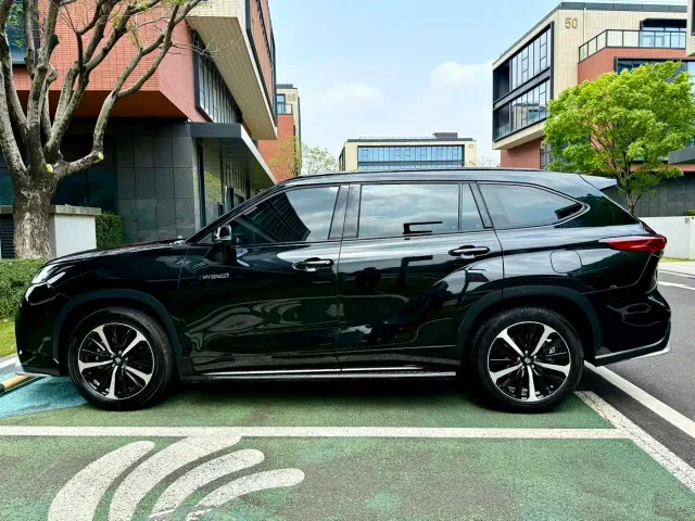 Toyota Crown Kluger — Фото автомобиля 5