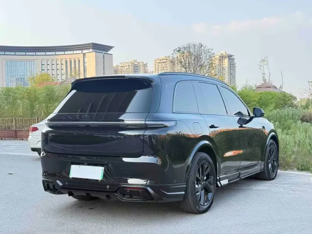 Li Auto L8 — Фото автомобиля 9