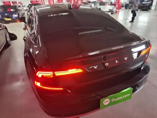 Volvo S90 — Фото автомобиля 5