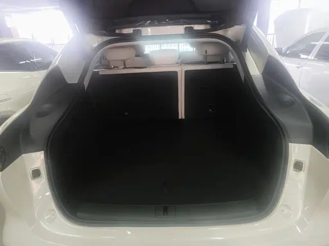 IM Motors LS6 — Фото автомобиля 18
