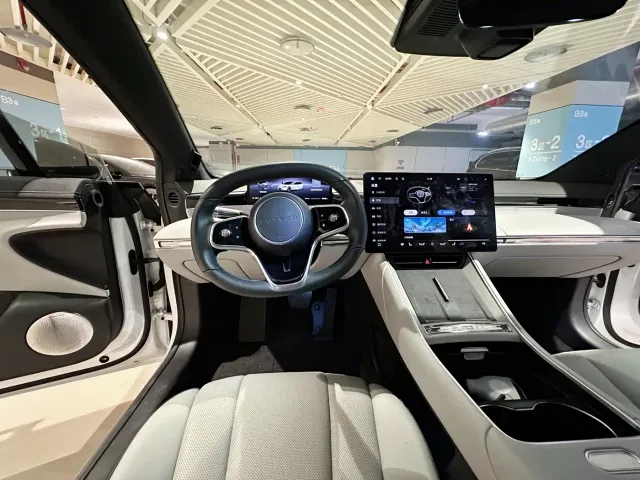 Luxeed S7 — Фото автомобиля 15